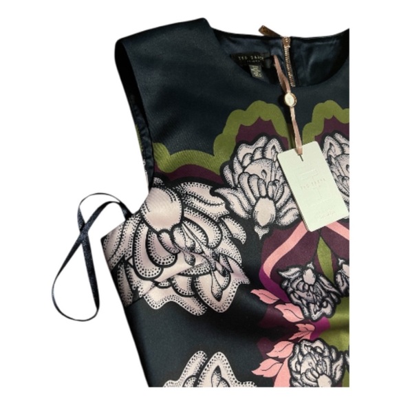 Ted Baker London Zyta NavyBlue Tapestry Floral Sleeveless Sheath
Dress Size 4 - Picture 10 of 15